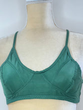 Load image into Gallery viewer, Visakha, the tee shirt bra in Cotton Muslin
